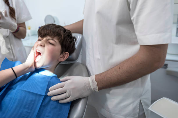 Best Emergency Dental Care for Broken or Chipped Teeth in Mcdade, TX